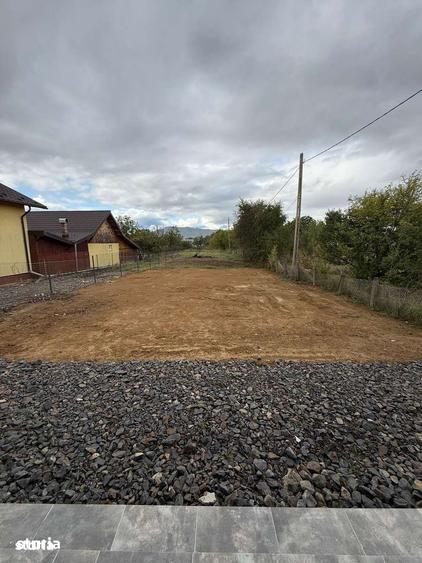 Casă cu 3 camere cu Teren 600 Mp în Groși