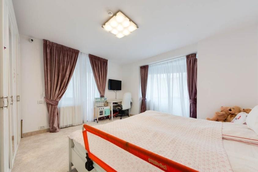 Casă individuală cu 10 camere cu Piscina în Herăstrău