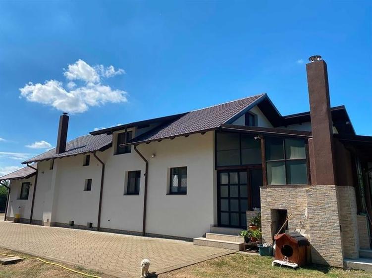 Casă individuală cu 4 camere cu Teren 3500 Mp în Fântâna Mare