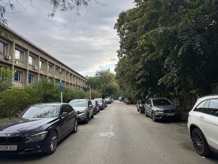 Apartament cu 3 camere decomandat în Grozăvești