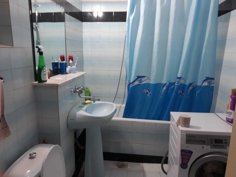 Casă cu 4 camere decomandat în Matei Basarab
