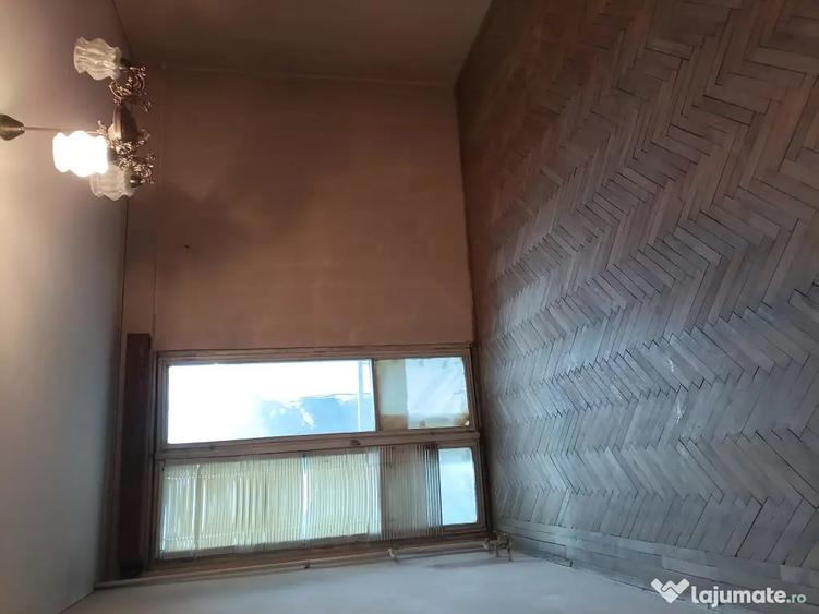 Apartament cu 2 camere nedecomandat în Central
