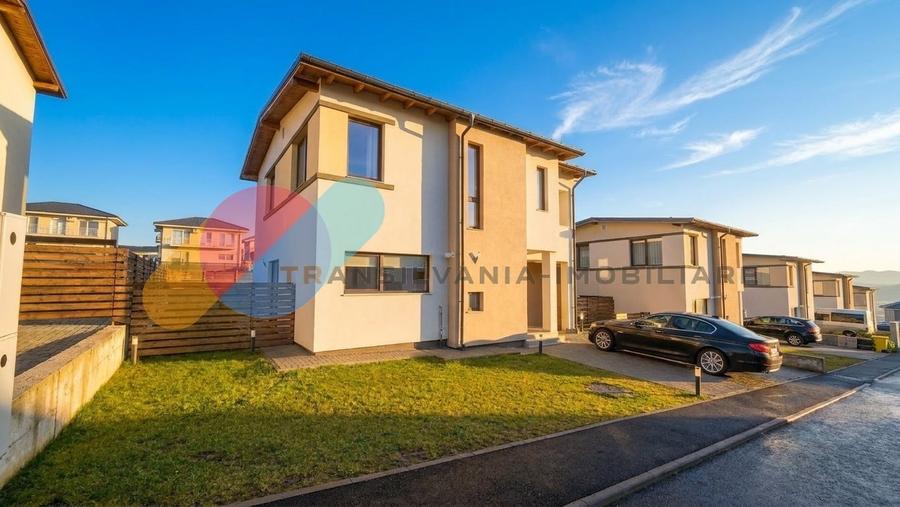 Casă individuală cu 4 camere cu Canalizare în Dezmir