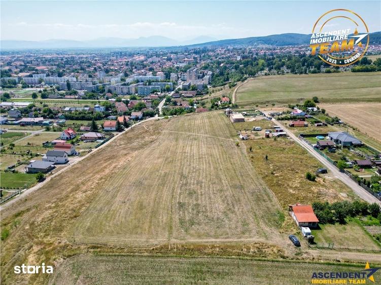 Teren de 5300 mp, în Central
