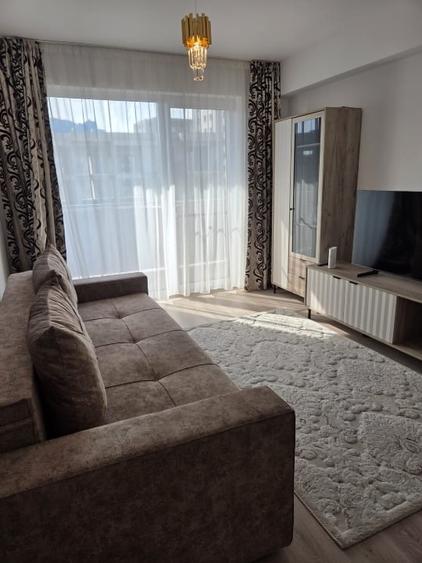 Apartament cu 2 camere, mobilat în Tractorul