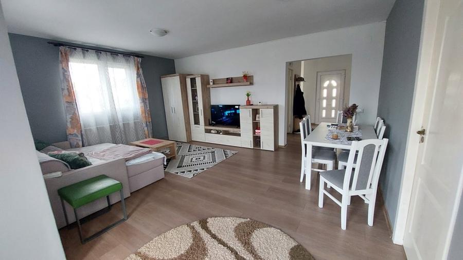 Casă individuală cu 5 camere cu Teren 350 Mp în Micești