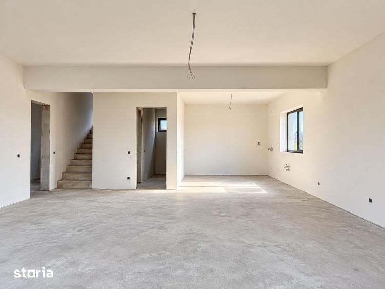 Casă cu 5 camere cu Teren 555 Mp în Jucu