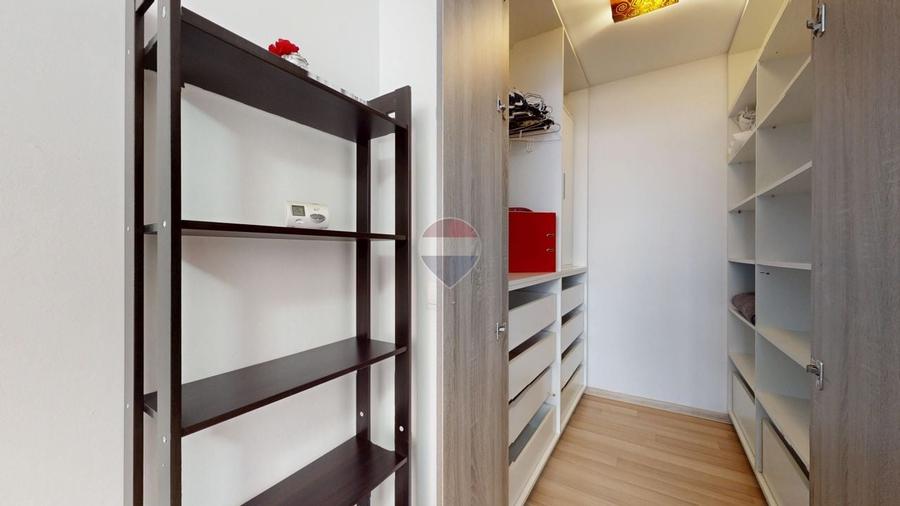 Apartament cu 2 camere decomandat în Tractorul