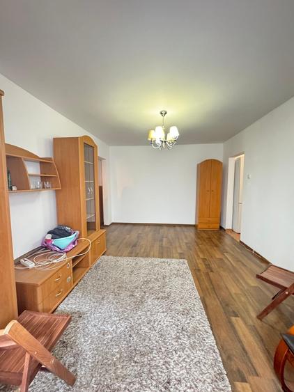 Apartament cu 2 camere semidecomandat în Dacia
