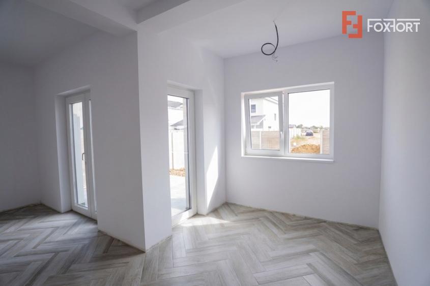 Duplex cu 4 camere cu Teren 273 Mp în Urseni
