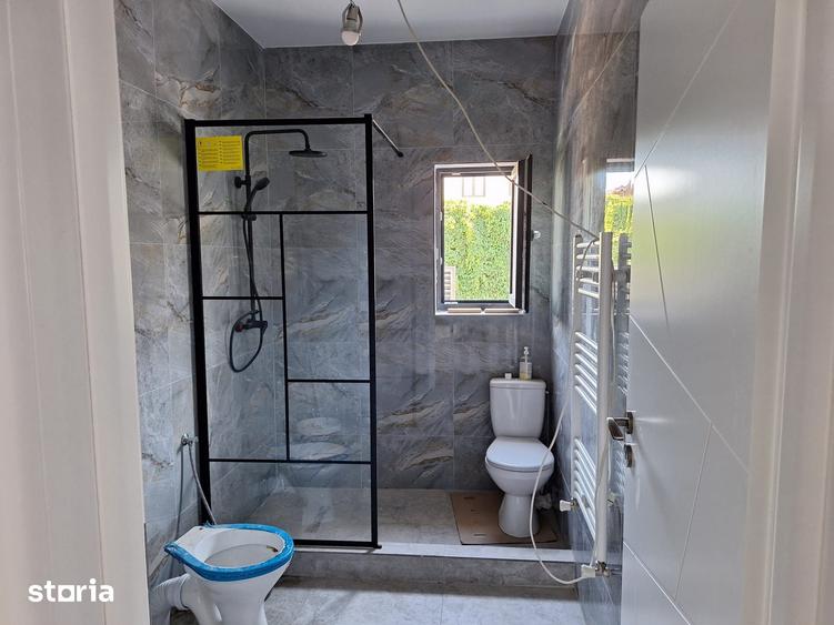 Casă cu 4 camere cu Teren 200 Mp în Palazu Mare