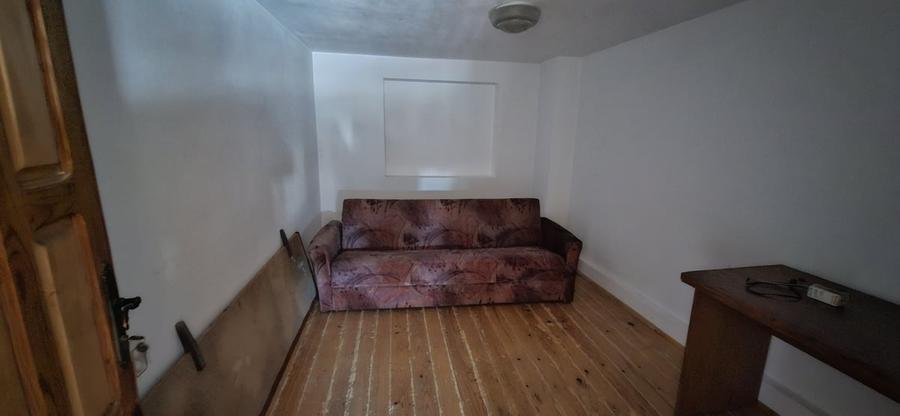 Casă cu 3 camere cu Teren 185 Mp în Central