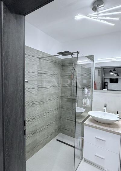 Apartament cu 2 camere semidecomandat, mobilat în Europa