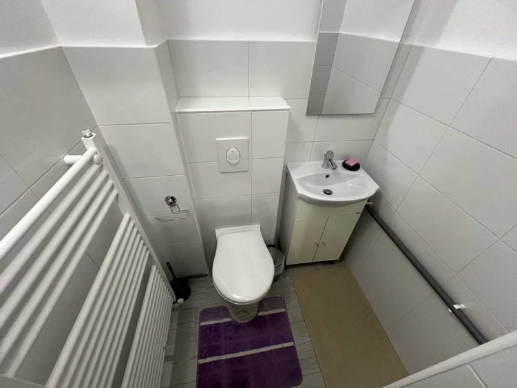 Apartament cu 3 camere decomandat în Cetate