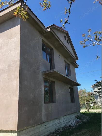 Casă cu 5 camere cu Teren 500 Mp în Exterior Vest