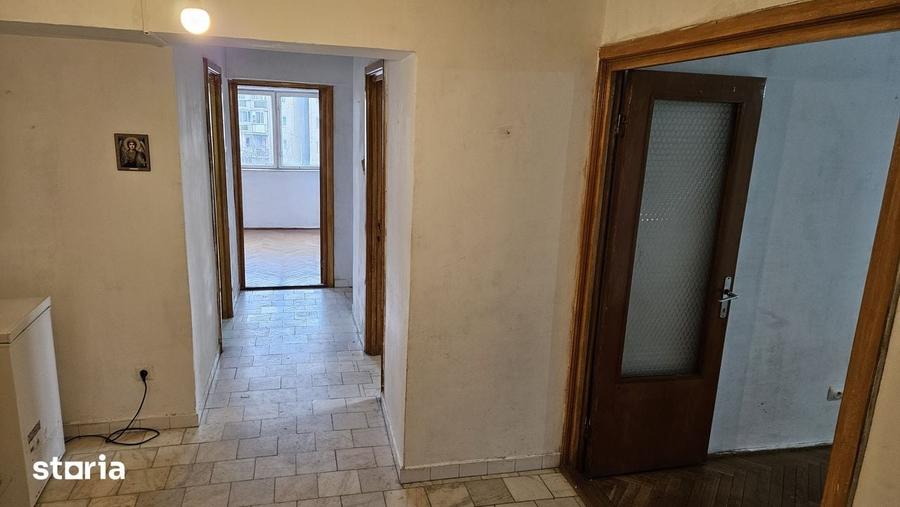 Apartament cu 3 camere decomandat în Dacia