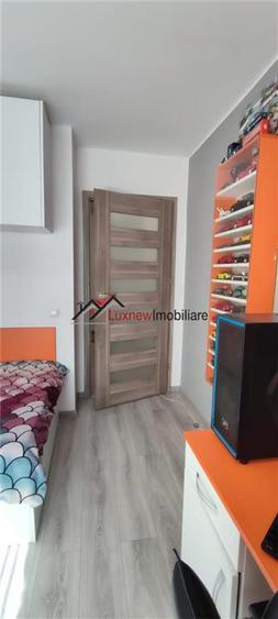 Apartament cu 5 camere semidecomandat, mobilat în Mănăștur
