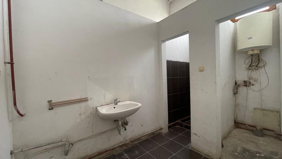 Spațiu industrial, de 624 mp, în Central