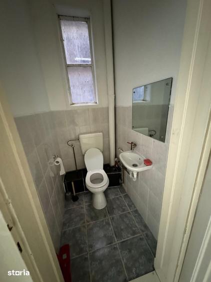 Apartament cu 3 camere semidecomandat în P-ța Unirii