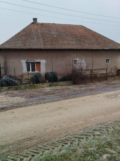 Casă individuală cu 2 camere cu Teren 302 Mp în Șumugiu