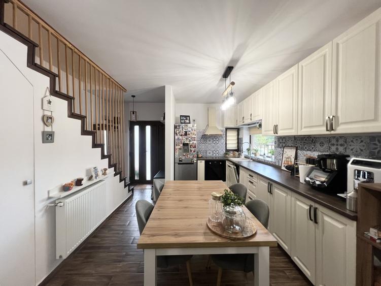 Duplex cu 3 camere cu Canalizare în Torontalului