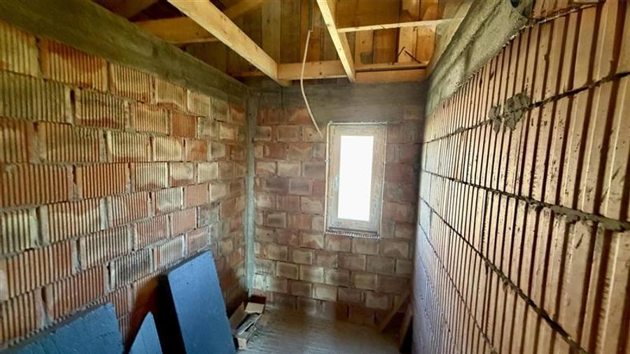 Casă individuală cu 4 camere cu Teren 750 Mp în Popricani