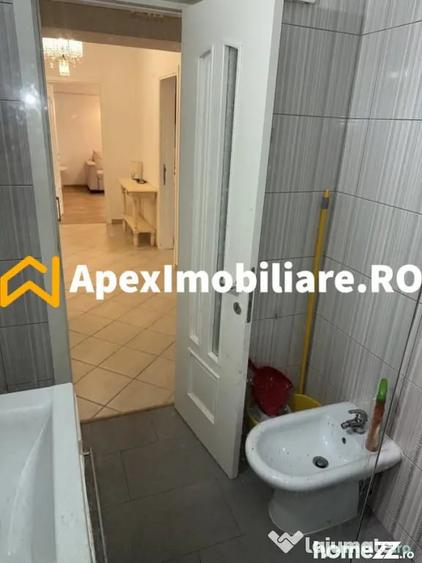 Apartament cu 2 camere decomandat în Universitate