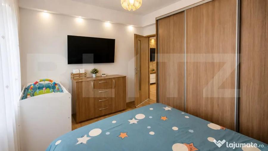 Apartament cu 3 camere semidecomandat în Central