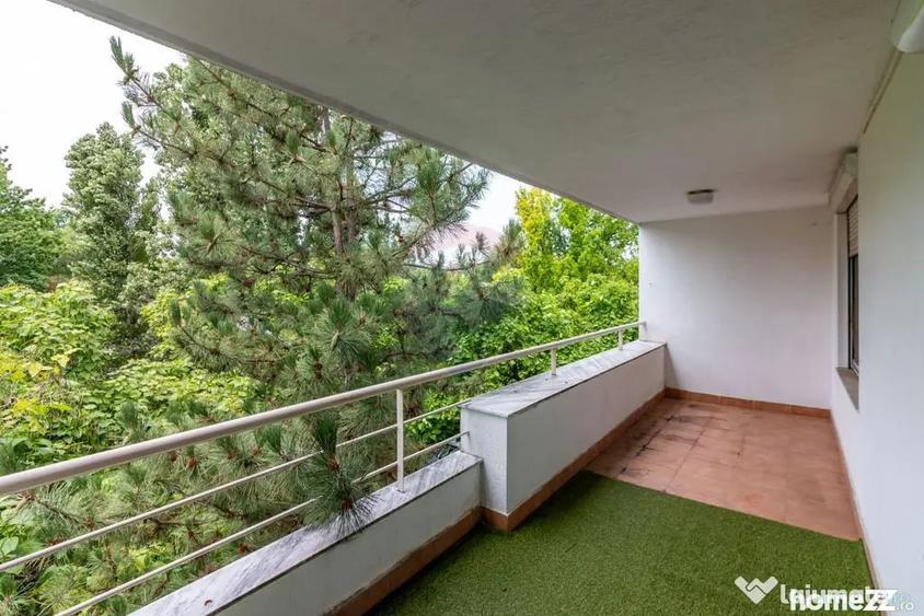 Apartament cu 4 camere decomandat în Nordului