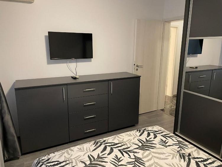 Apartament cu 2 camere decomandat, mobilat în Central