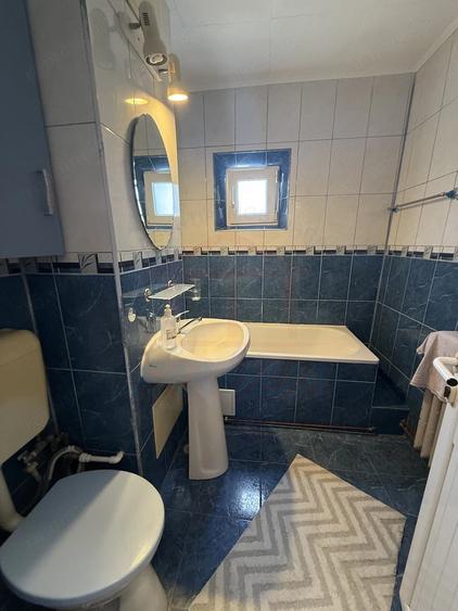 Apartament cu 2 camere decomandat în Micro 20