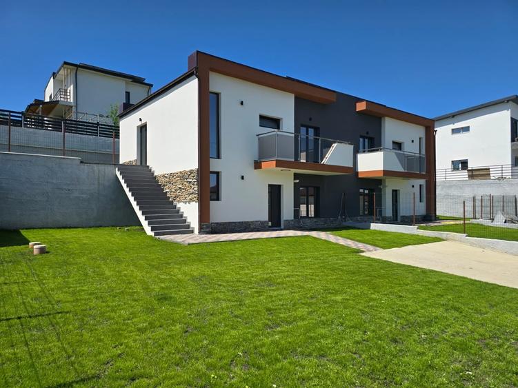Duplex cu 3 camere cu Teren 250 Mp în Cug