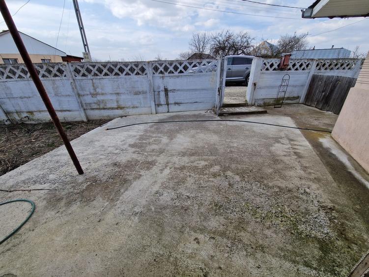 Casă cu 4 camere în Valea Moșneagului