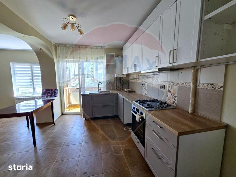 Apartament cu 3 camere de vanzare, parcare ?esul de Sus, Flore?ti - 5