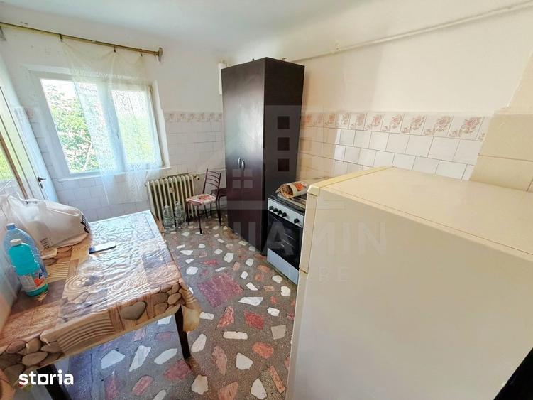 Apartament cu 4 camere decomandat în 1 Mai