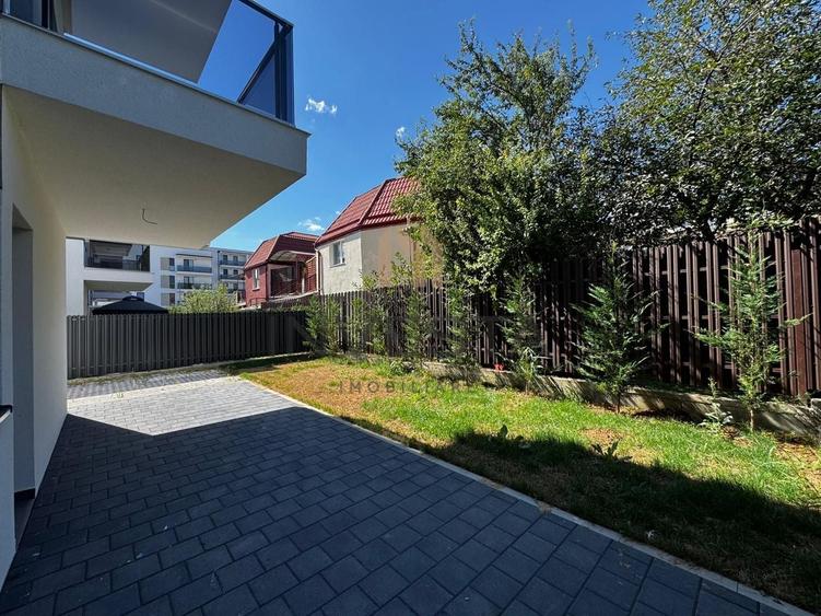 Duplex cu 4 camere cu Canalizare în Florești
