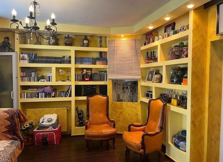 Apartament cu 4 camere semidecomandat în Central