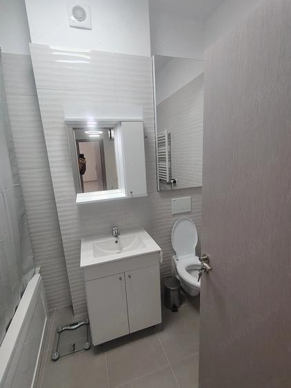 Apartament cu 2 camere decomandat în Titan