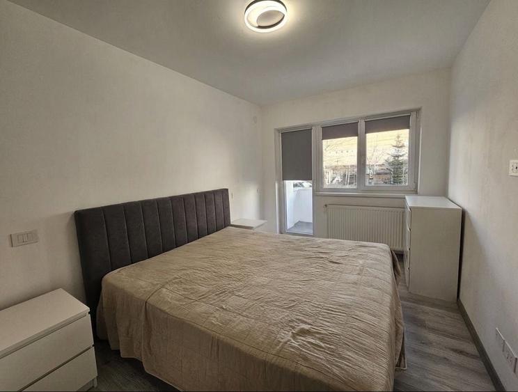 Apartament cu 3 camere decomandat în Exterior Vest