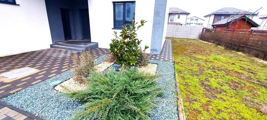 Duplex cu 5 camere cu Canalizare în Central