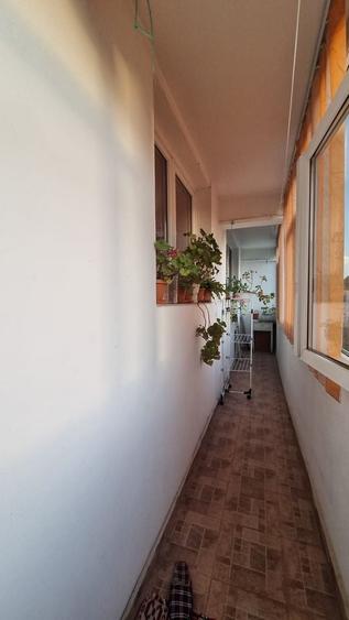 Apartament cu 3 camere decomandat, mobilat în Drumul Taberei