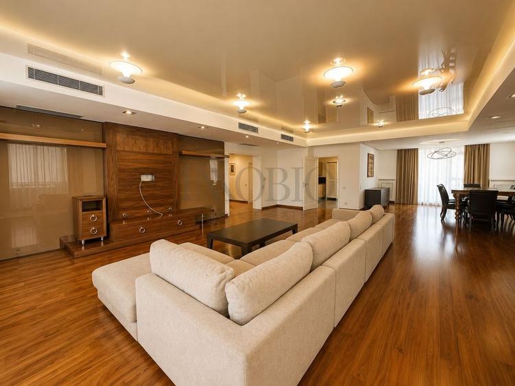 Apartament cu 3 camere decomandat, mobilat în Capitale
