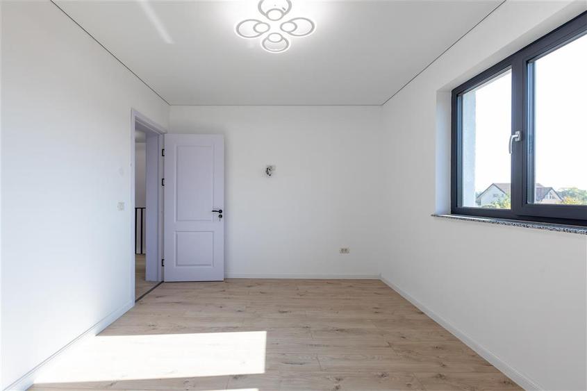 Casă individuală cu 3 camere cu Teren 385 Mp în Central
