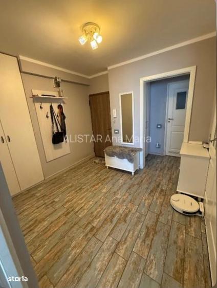 Apartament cu 4 camere semidecomandat în Fizicienilor