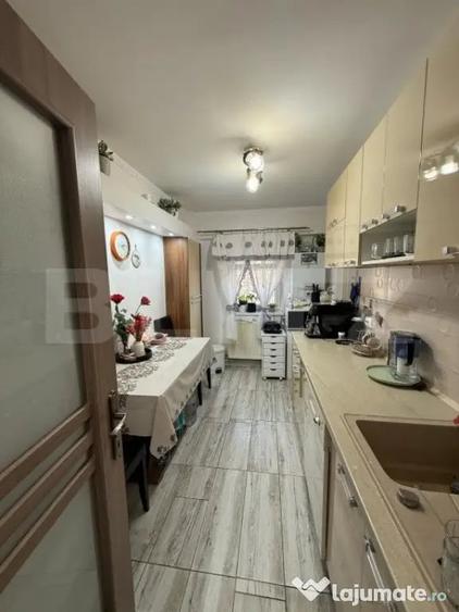 Apartament cu 4 camere decomandat în Carpați 1