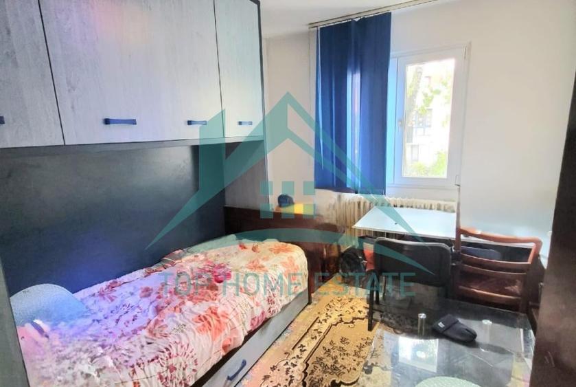 Apartament cu 4 camere semidecomandat, mobilat în Mănăștur