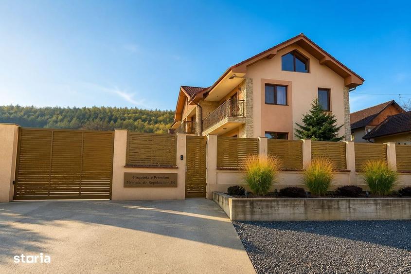 Casă cu 4 camere cu Teren 2100 Mp în Central