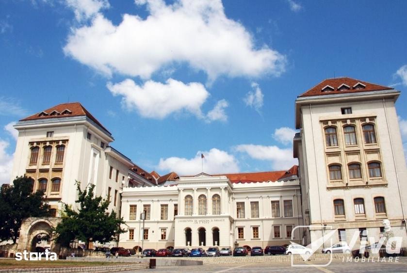 Apartament cu 3 camere decomandat în Independenței