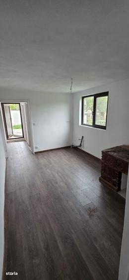Casă cu 4 camere cu Teren 3486 Mp în Văleni-Dâmbovița