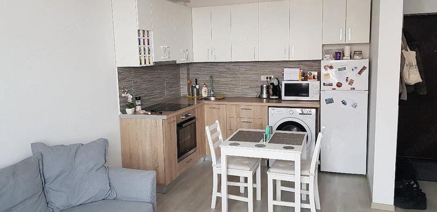 Apartament cu 2 camere semidecomandat în Ghencea
